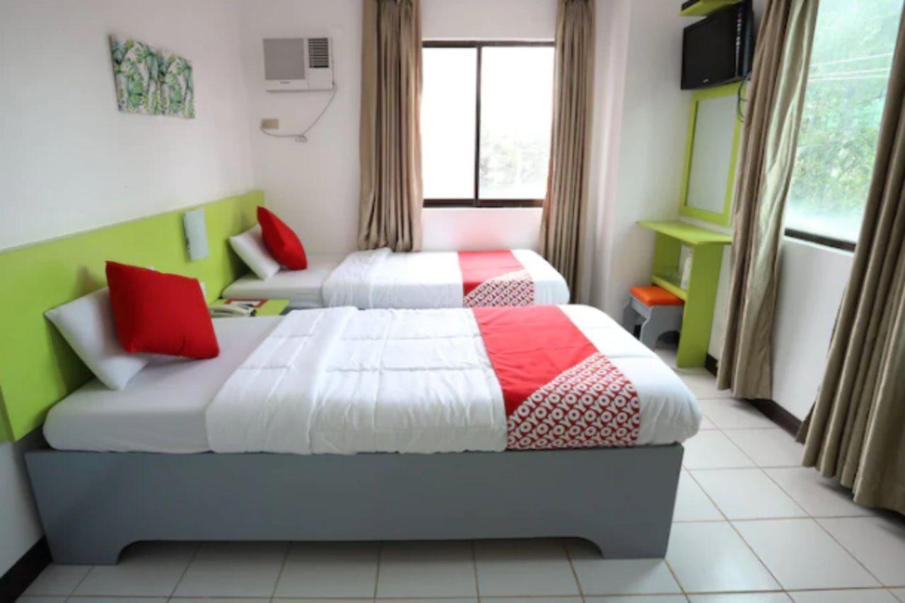 Oyo 210 Apple Tree Suites Cebu Eksteriør bilde