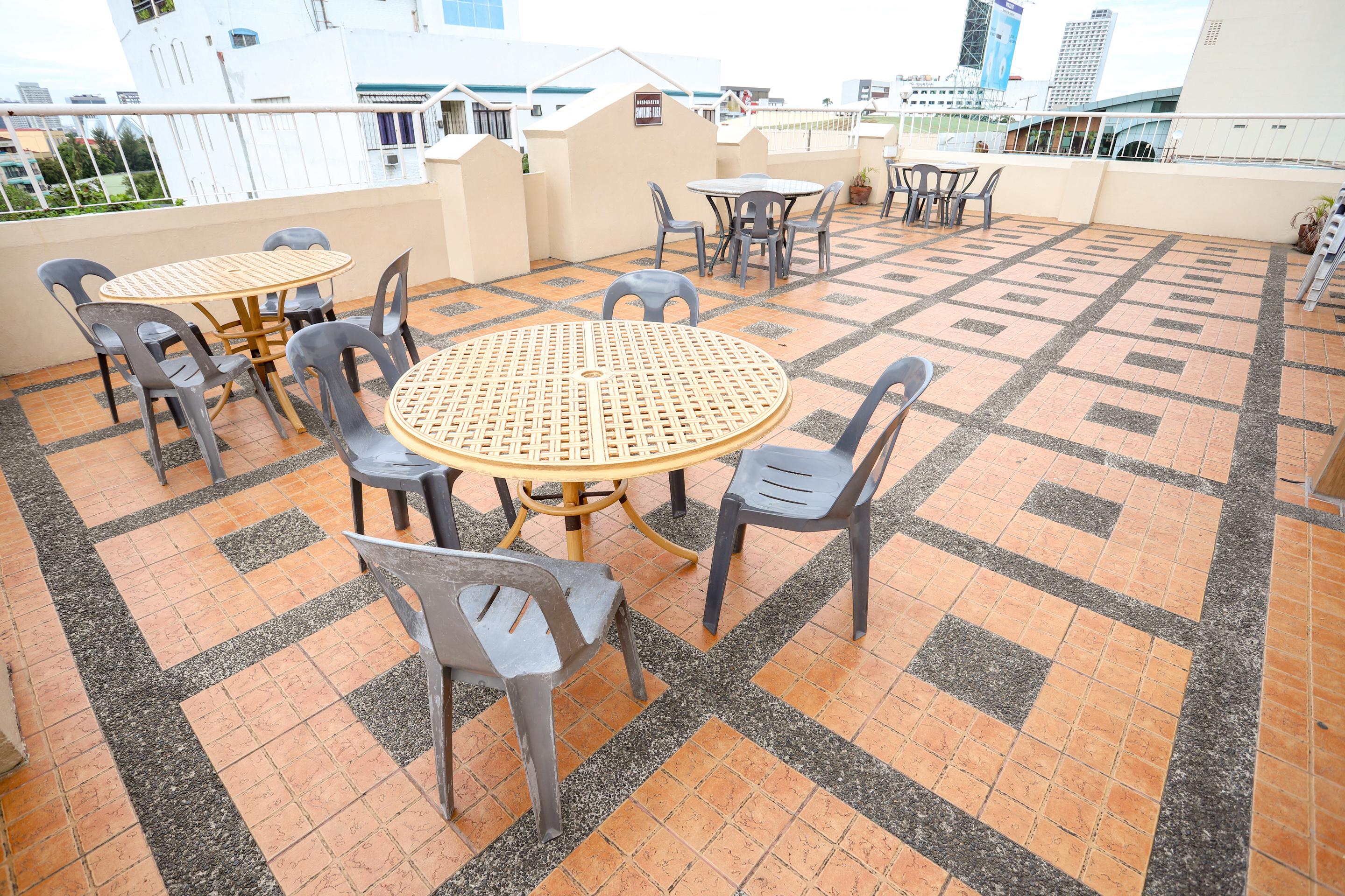 Oyo 210 Apple Tree Suites Cebu Eksteriør bilde