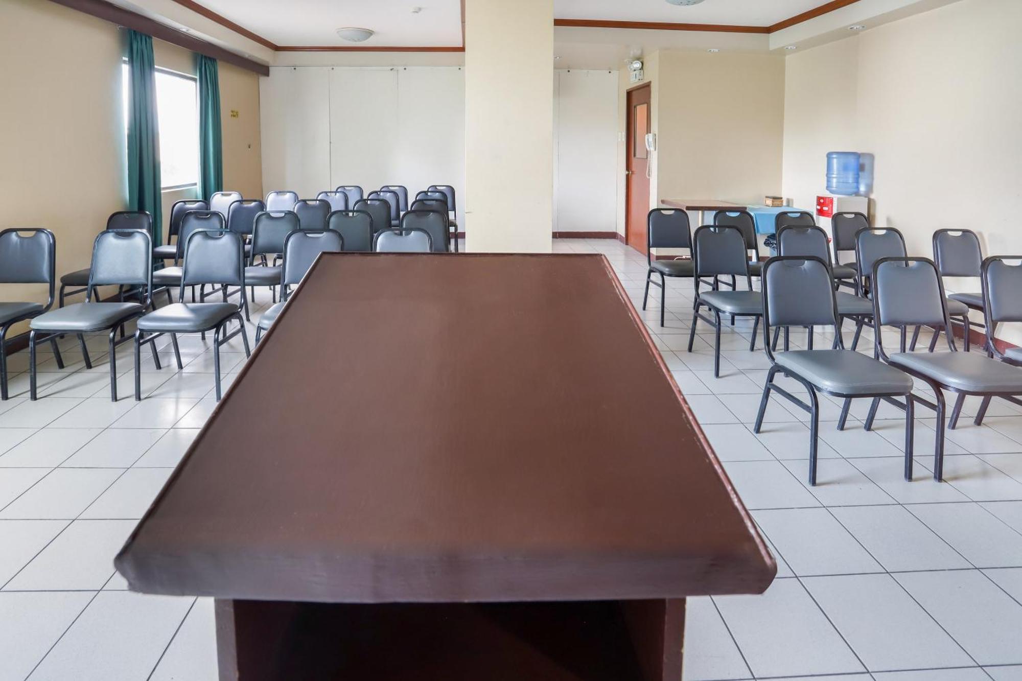 Oyo 210 Apple Tree Suites Cebu Eksteriør bilde